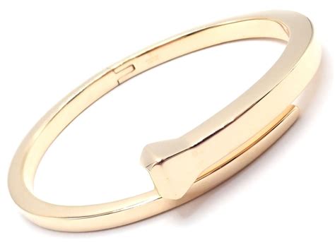 Gucci 18K Chiodo Bangle Bracelet 